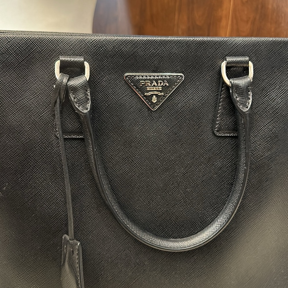 Prada Saffiano bag and wallet as new. 2 way to wear it! - Picture 2 of 12